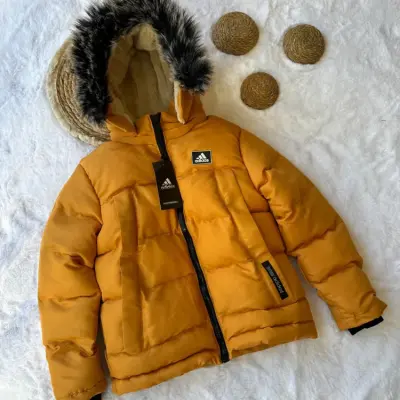 Sarı Renk Kapüşonlu Kürklü Mont